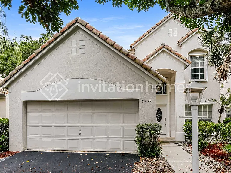 3939 Jasmine Ln — Photo 1