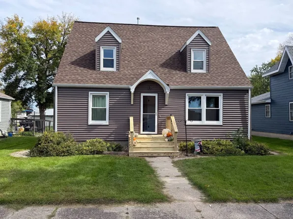 510 Bush St, Lakefield, MN 56150