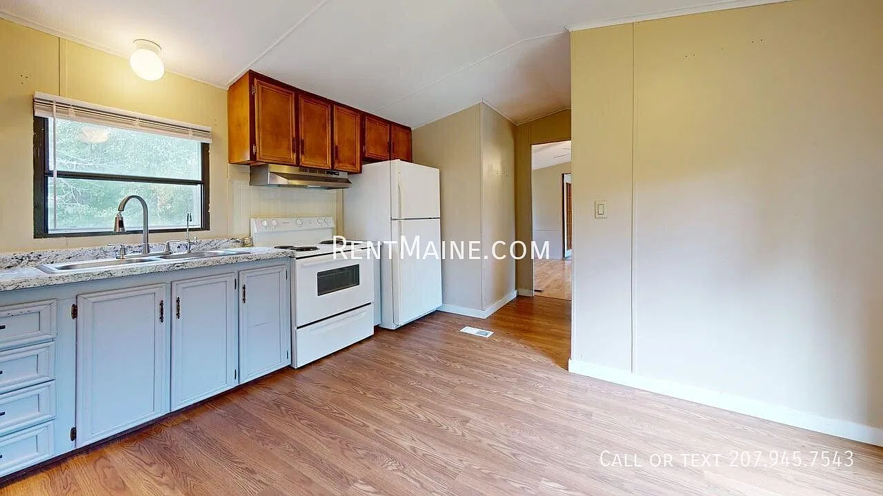 3 bed, 1023 sqft, $1,625 — Photo 2