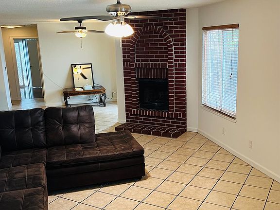 2nd image of 4240 Amapola Way
