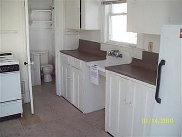 4th image of 223 Washington St NE