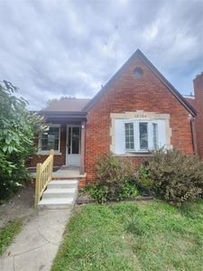 22109 Alger St, Saint Clair Shores, MI, 48080
