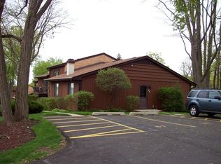 65 Mineola Rd, Fox Lake, IL 60020