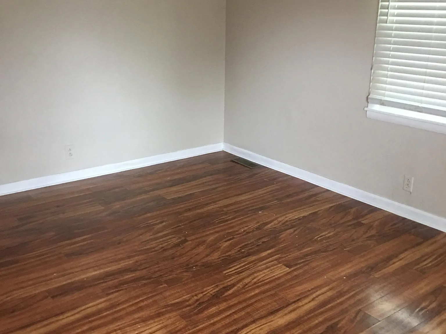 3 bed, 1000 sqft, $1,800 — Photo 3