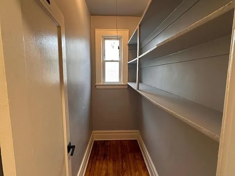 83 Aldine St #2R — Photo 14