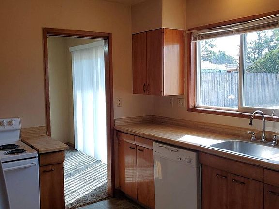 4th image of 8919 Travis Dr #A