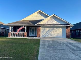 17054 Palm Ridge Dr, Diberville, MS 39540