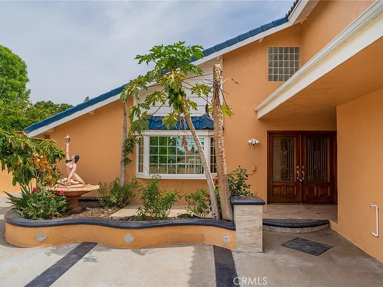 5562 Highland Ave — Photo 25