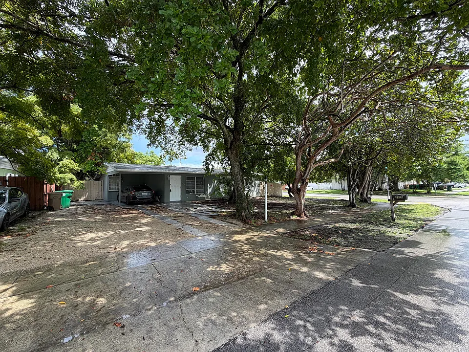 3820 SW 61st Ave