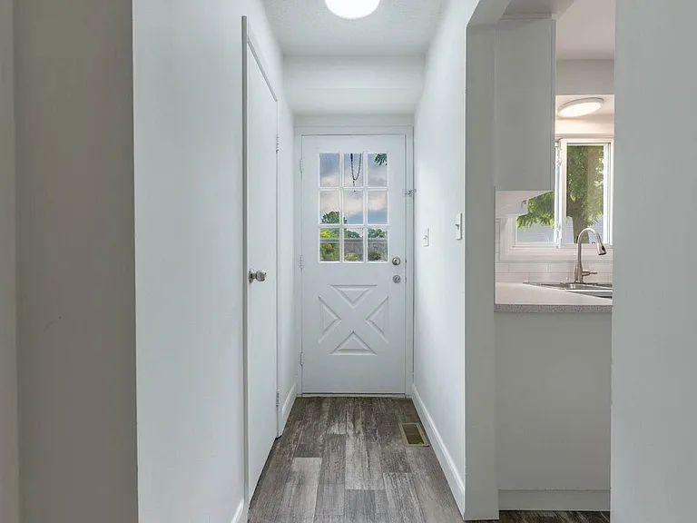 111 Northgate Dr — Photo 12