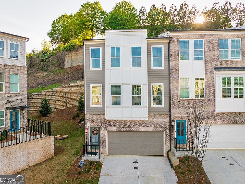 1st image of 399 Skylar Way SE