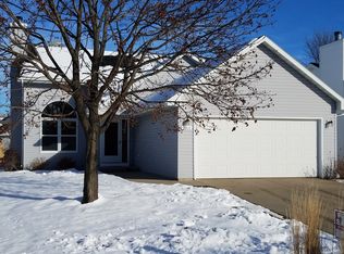2017 Bark River Ct, De Pere, WI 54115