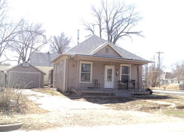 1st image of 300 E Prescott Ave