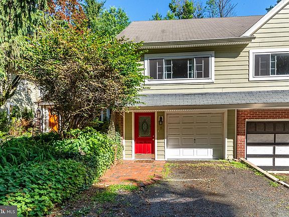 2nd image of 5 Castle Ln