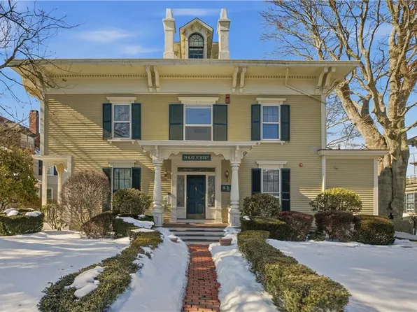 28 Kay St APT 3, Newport, RI 02840