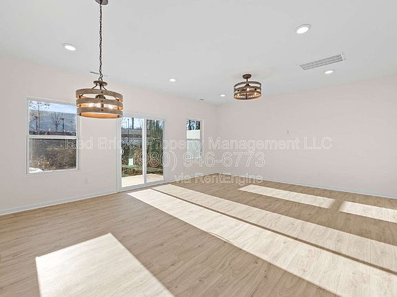 5th image of 11027 Pagebrook Ln