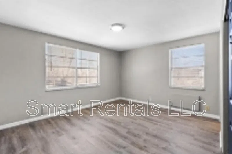 3 bed, 1.5 bath, 1200 sqft, $1,199 — Photo 3