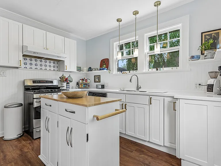 11 Brookwood Dr #101 — Photo 3