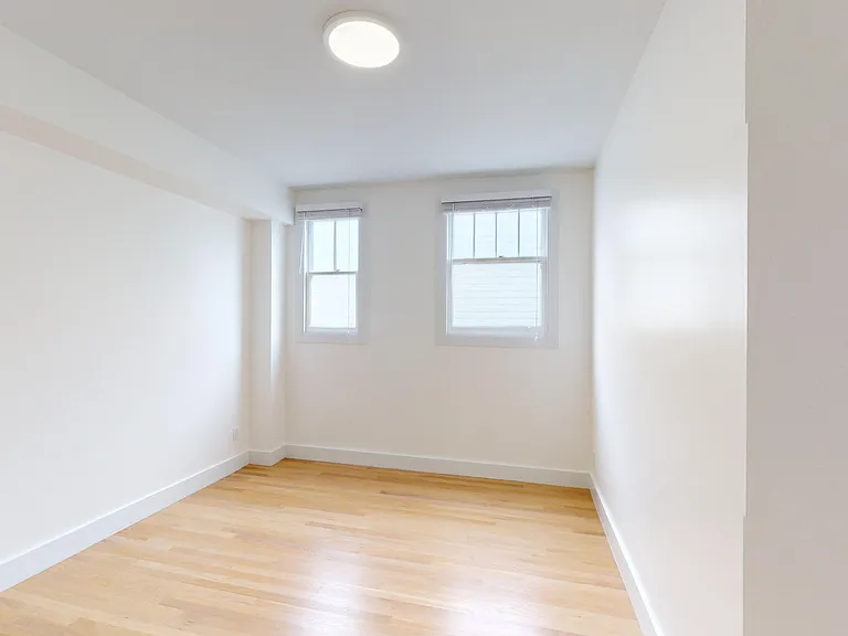 1290 Grove St — Photo 7