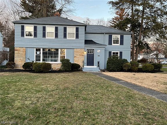 2nd image of 2485 Newbury Dr
