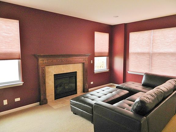 4th image of 875 Stratford Dr