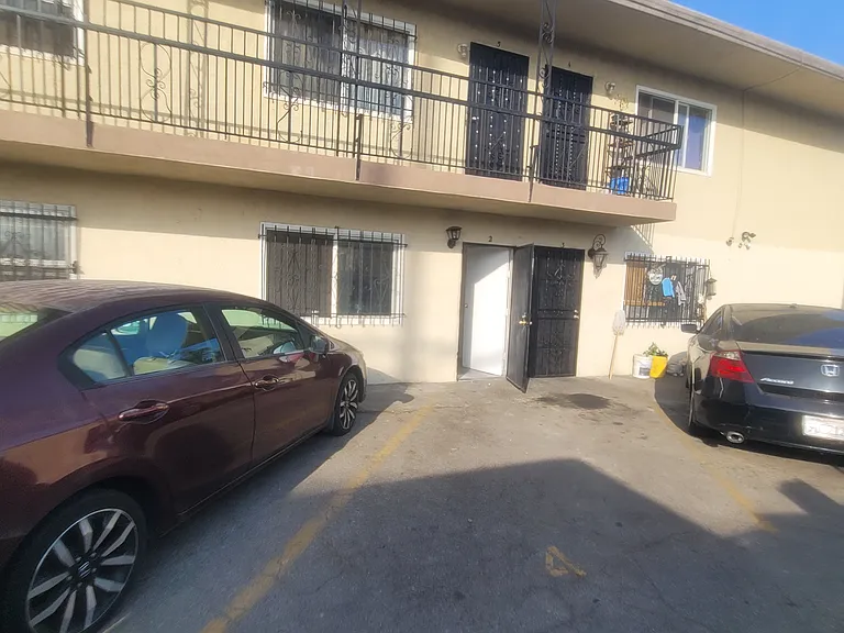 7418 S Main St #2 — Photo 5