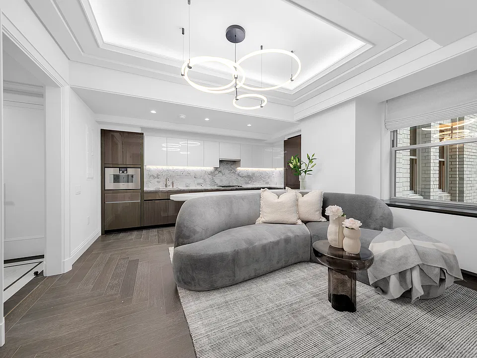 303 Park Ave #1909