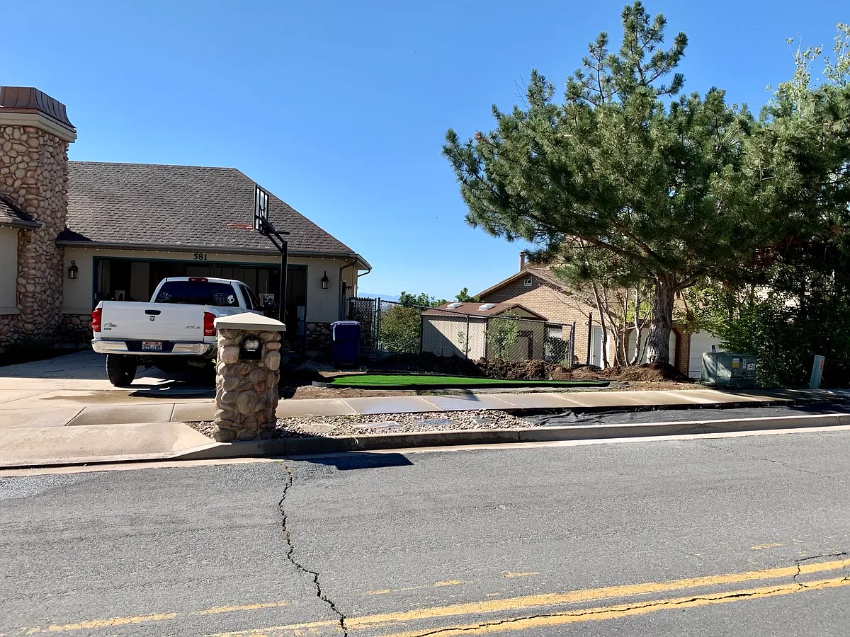 Building Photo - 581 E Dorthea Way