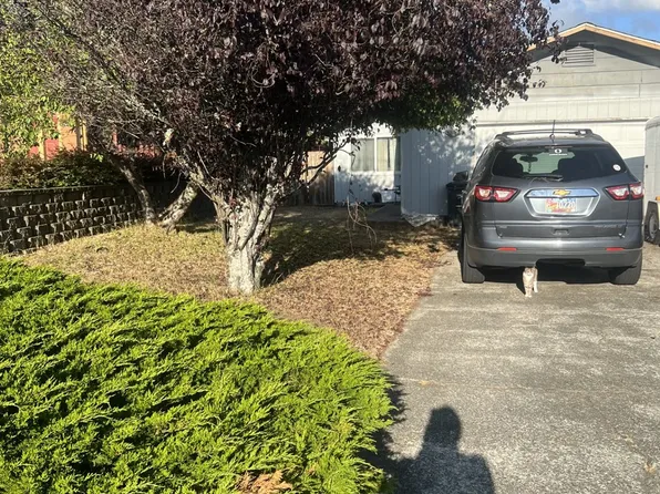 1125 Sanford St, Coos Bay, OR 97420