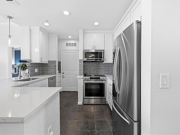 5th image of 3505 Sage Rd Unit 1905