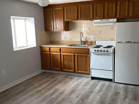 Kitchen combo living area