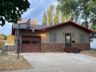 1419 Sunset Dr, Huron, SD, 57350