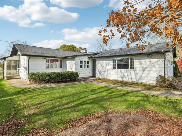 625 Rich Dr, New Castle, PA 16101