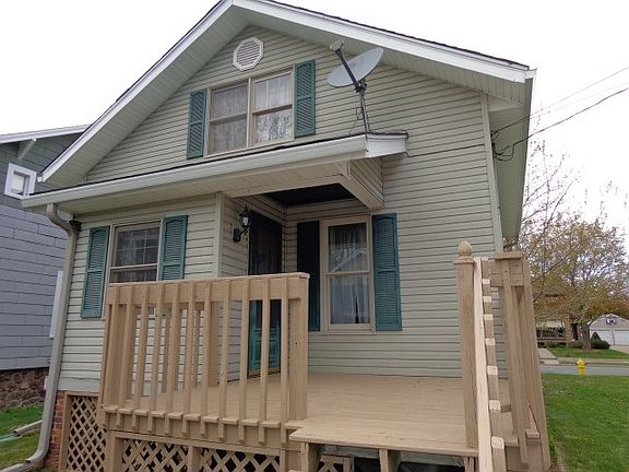 5th image of 1325 4th Ave