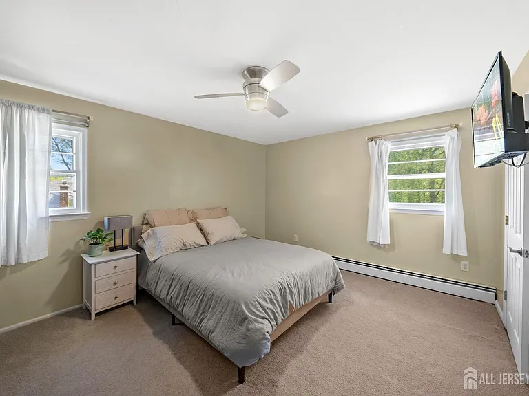 34 Ventnor Dr — Photo 18