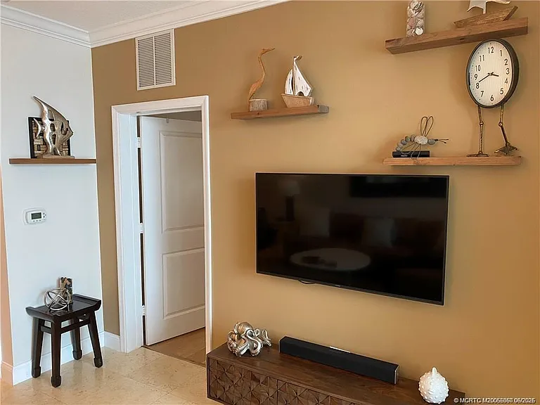815 NW Flagler Ave #204 — Photo 13