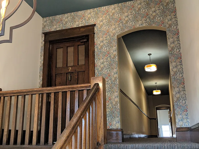 833 Grand Apartments — Photo 30