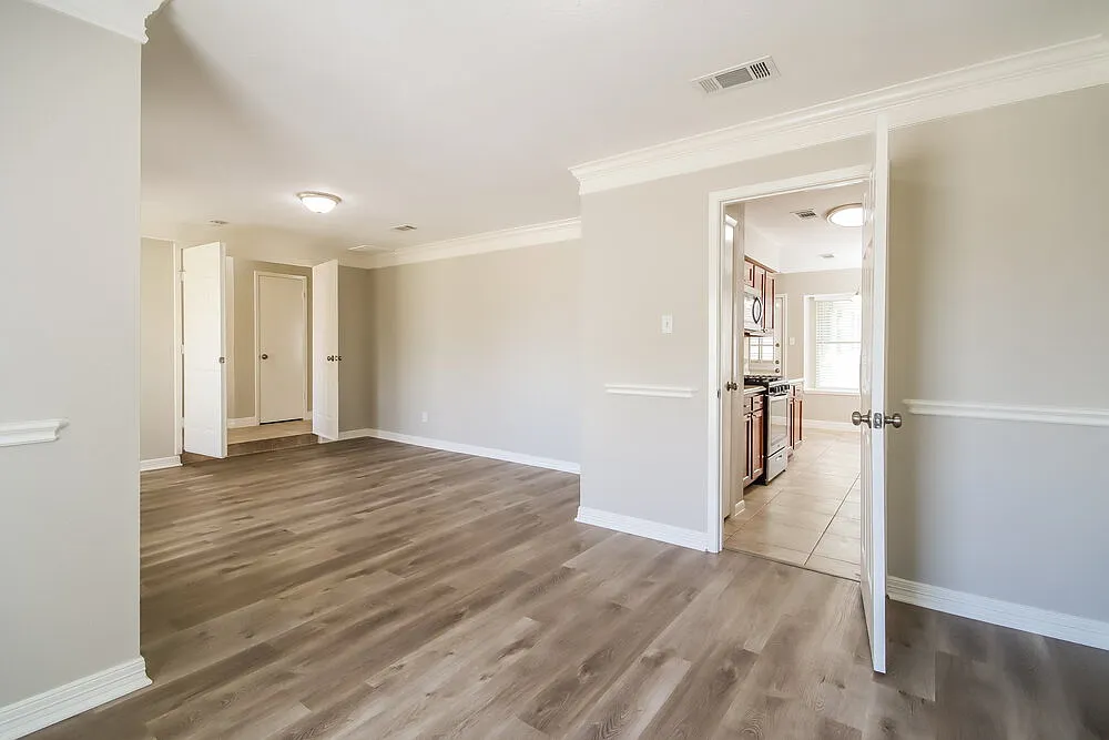 4 bed, 2.0 bath, 1807 sqft, $1,955 — Photo 4