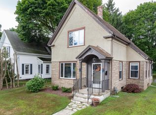 91 Division St, Rockland, MA 02370