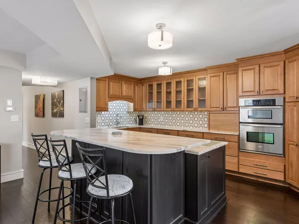 121 Washington Ave S APT 701, Minneapolis, MN 55401
