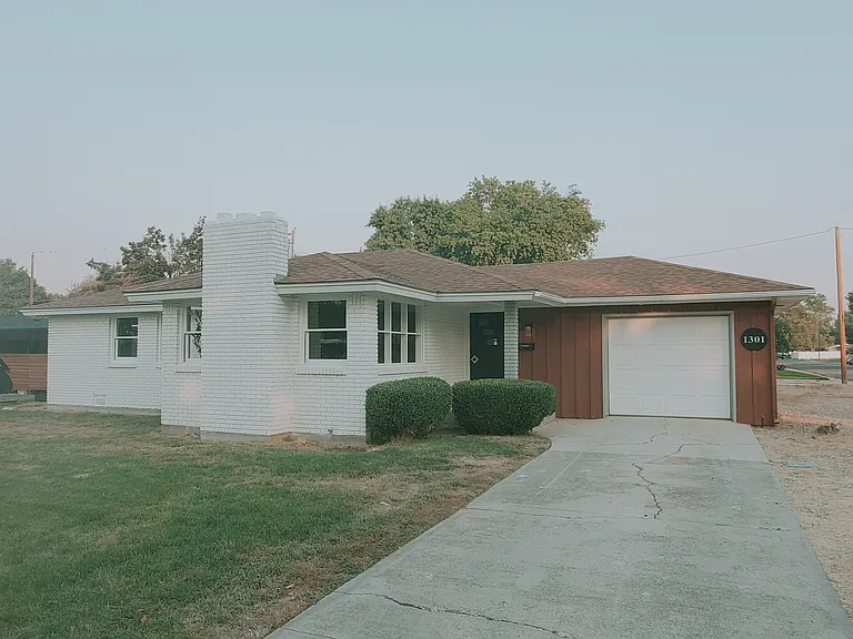 1301 S Brooklawn Dr — Photo 1