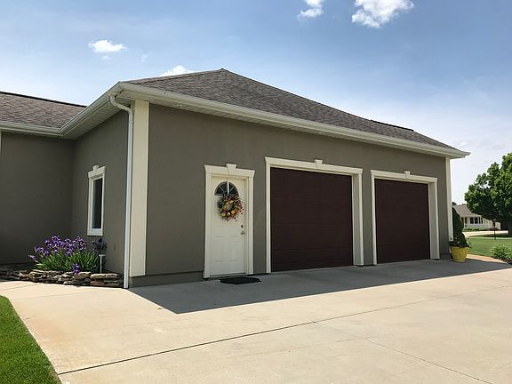 2-Car Garage w/Workbench
