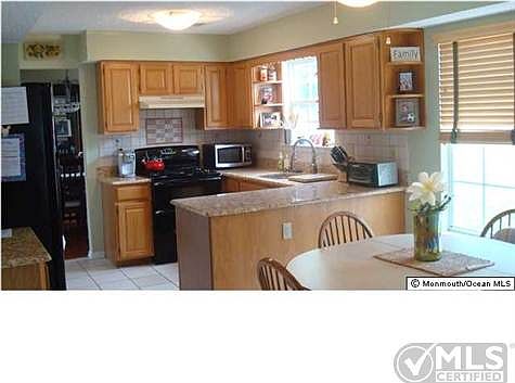 5th image of 258 Oak Forest Dr