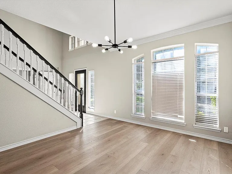 5916 Rickerhill Ln — Photo 4