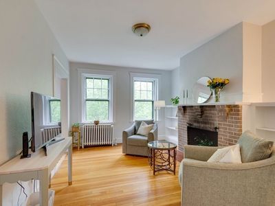 42 Linnaean St APT 12, Cambridge, MA, 02138
