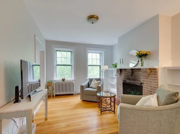 42 Linnaean St APT 12, Cambridge, MA 02138