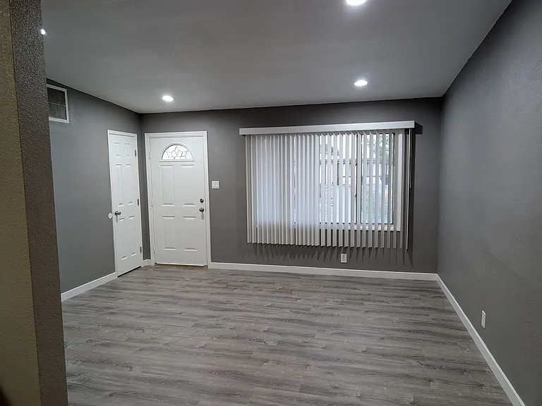 305 Sahara Dr #305 — Photo 6