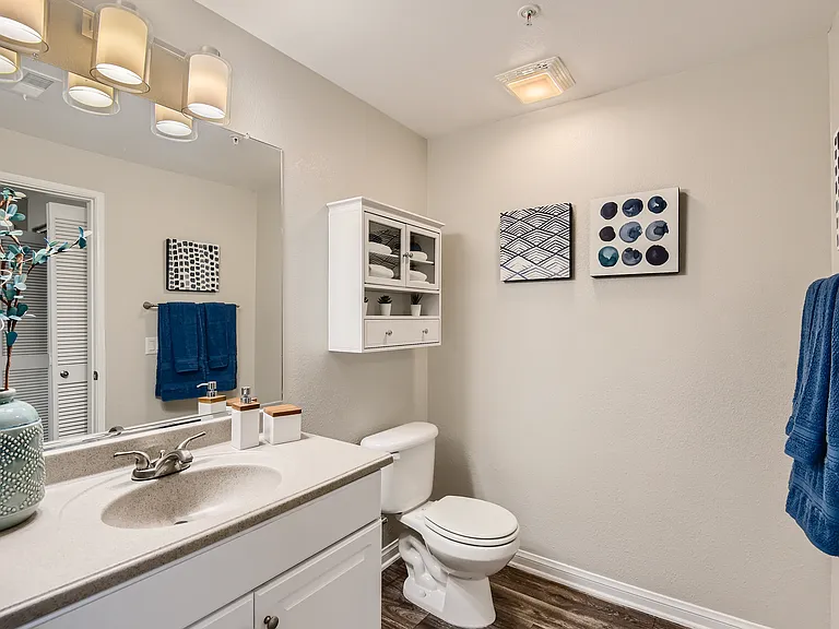 Santa Rosa Apartments — Photo 9