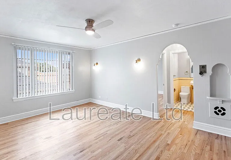 1050 N Pearl St #301 — Photo 4