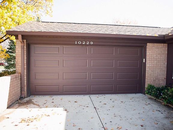 3rd image of 10229 Lawnhaven Dr